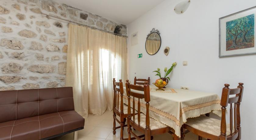 Apartment Old Stone House ล็อควา โรโกซนิตซา ห้อง รูปภาพ